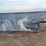 Bosi I Goli * Starigrad Paklenica