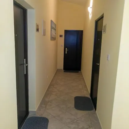 Bosi I Goli * Стариград-Пакленица
