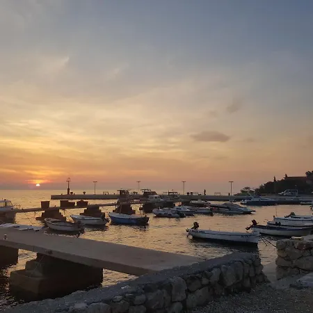 Bosi I Goli * Starigrad Paklenica