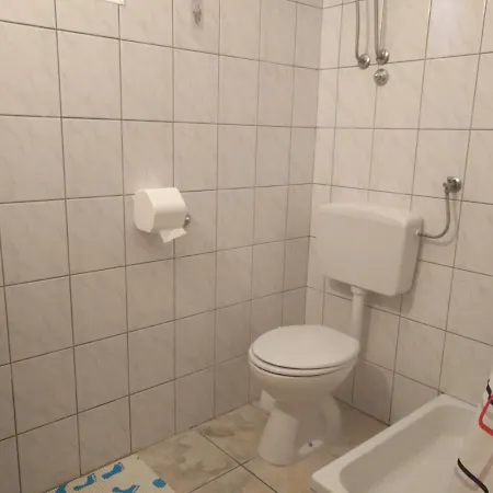 Bosi I Goli