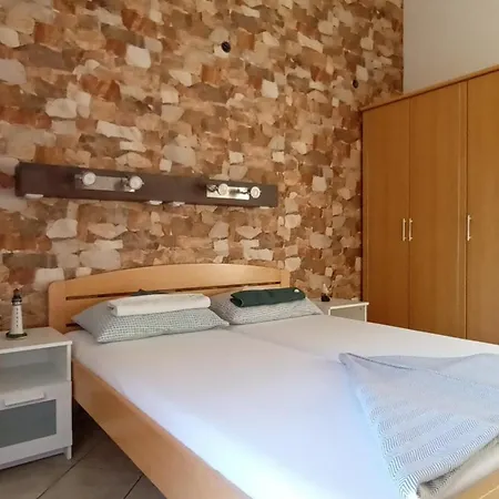 Apartment Bosi I Goli *