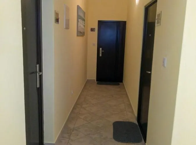 Bosi I Goli * Starigrad Paklenica