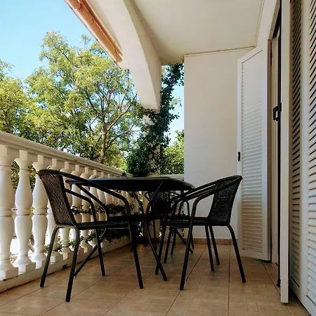 Bosi I Goli Apartmán *