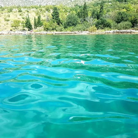 Bosi I Goli Apartmán *