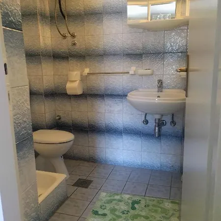 Bosi I Goli Apartmán *