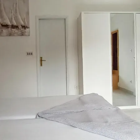 Bosi I Goli Apartmán