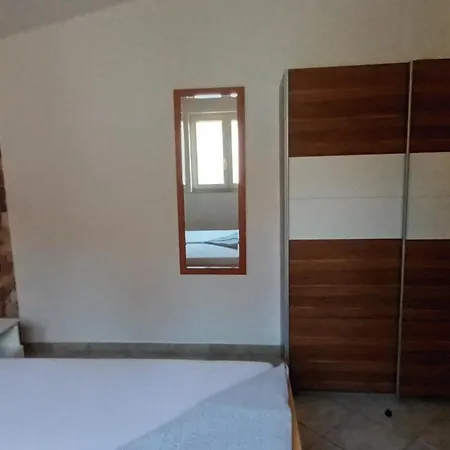 Bosi I Goli Apartmán