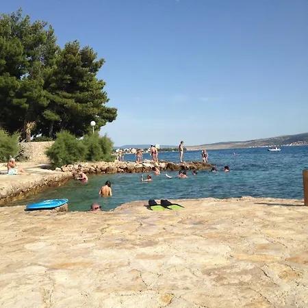 Bosi I Goli Apartmán